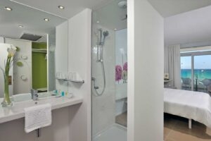 Visualisierung Bad an Doppelzimmer, Modernisierung und Umbau Hotel Modernisierung und Umbau Hotel, Bad an Doppelzimmer